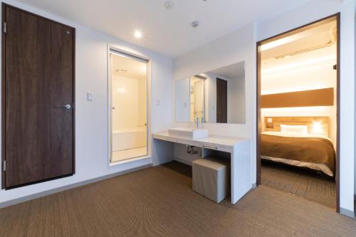 Interconnecting Family Rooms - Non-Smoking