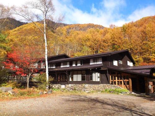 Norikura Hotel Yamayuri Stop at Norikura Rising Sun Hotel Yamayuri to discover the wonders of Nagano. The property has everything you need for a comfortable stay. Service-minded staff will welcome and guide you at Norikura R