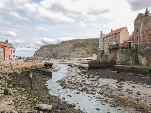 Salmon Cottage - image 13