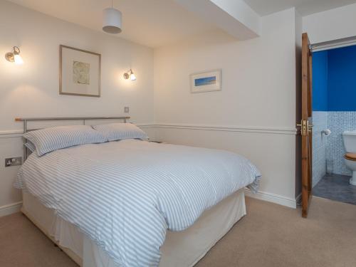 2 Armada House - image 7