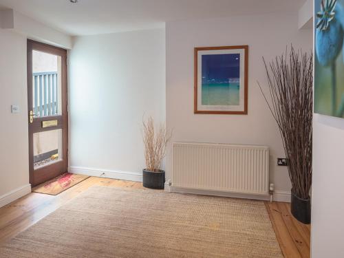 2 Armada House - image 10