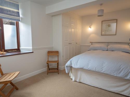 2 Armada House - image 3