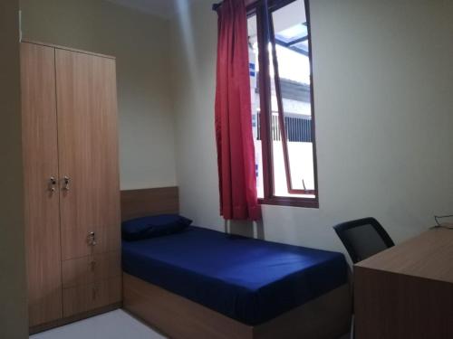 OYO Life 2594 Kost Azarina Syariah