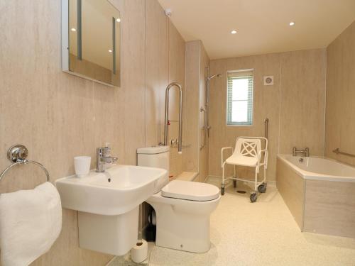 Elm Cottage - image 10