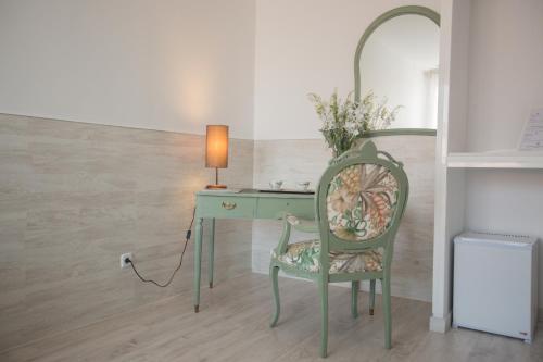 Escala Suites - image 11