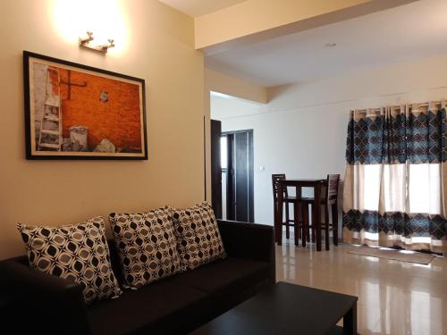 Tranquil Serviced Apartments - Challegatta