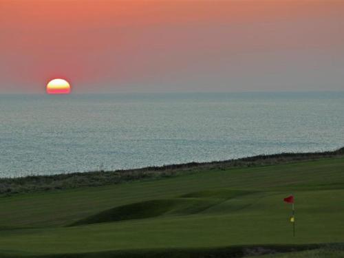 12 Thurlestone Rock - image 4