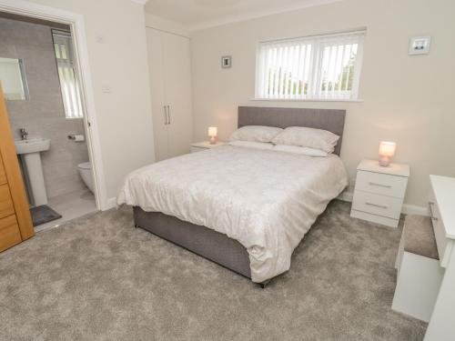 Sannans Lodge - image 2