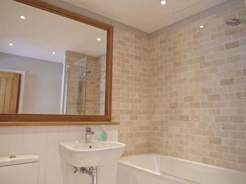 3 Eddystone Row - image 11