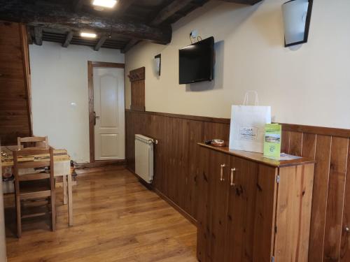  Casa Fuente el vache in Campomanes