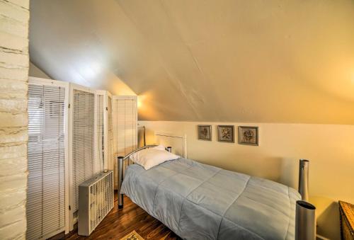 Explore Lake Erie and Strip From Quaint Apartment! - main image
