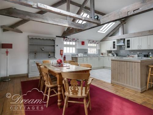 Upsidedown House - image 14
