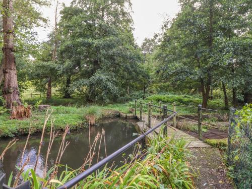 Weir Cottage - image 13