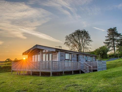 Moonrise Lodge - Curlew Lodge, , Mid Wales