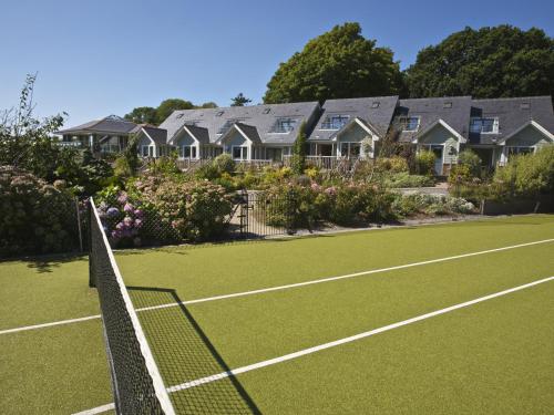 1 Coachman's Cottage Hillfield Village - image 2
