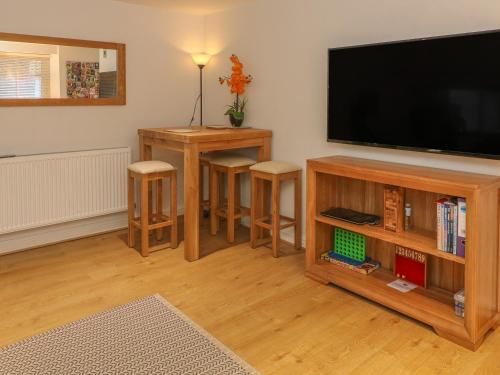 Flat 2 Galloway House 4