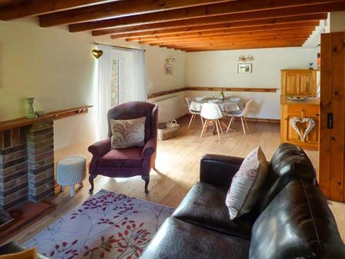 Quakers Cottage - image 2