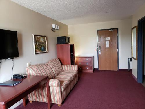 Heartland Hotel & Suites