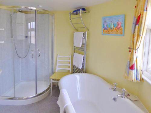 Balcony Cottage - image 14