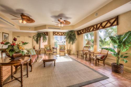 ล็อบบี้, เลิฟเวอร์ คีย์ รีสอร์ท (Lovers Key Resort) in โบนิตาสปริงส์ (FL)