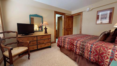 Two-Bedroom Loft Apartment
