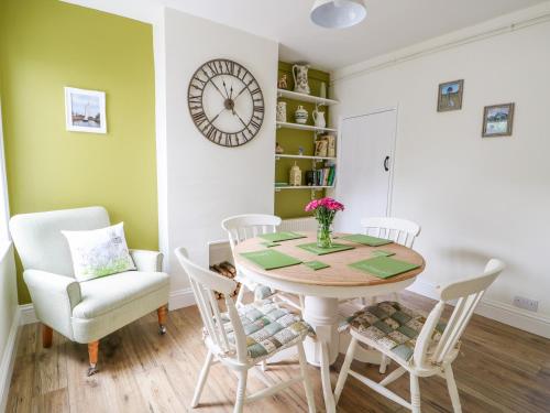 Coorie Cottage - image 3