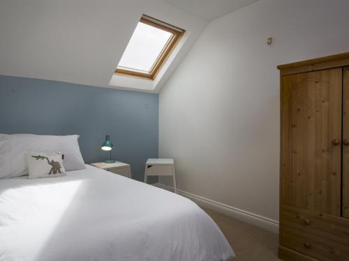 5 Chichester Court - image 11