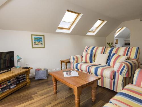5 Chichester Court - image 4