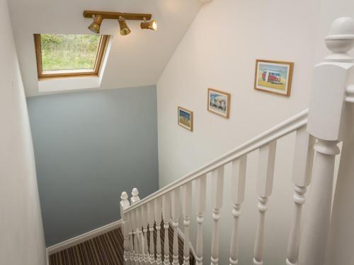 5 Chichester Court - image 3