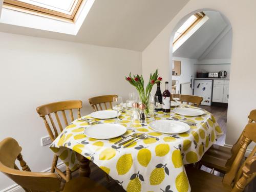 5 Chichester Court - image 7