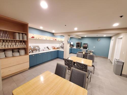 設施, 蒙特利海濱瑪麗娜麗怡酒店 (Country Inn & Suites by Radisson, Monterey Beachfront-Marina, CA) in 瑪麗娜