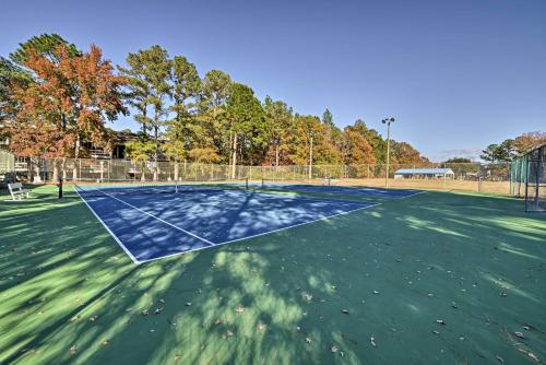 New Bern Condo on Marina with Community Pool and More! - image 2