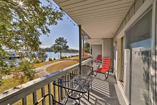 New Bern Condo on Marina with Community Pool and More! - image 4