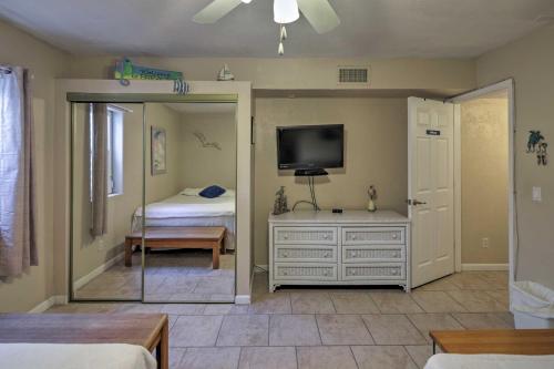 'Havasu Down Under' Family Condo with Pool and Hot Tub - image 5