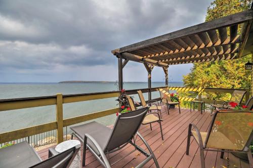 Lake Champlain Cottage with Kayak and Private Dock - image 9