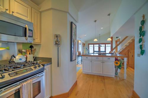 Lake Champlain Cottage with Private Deck and Fire Pit! in North Hero, USA