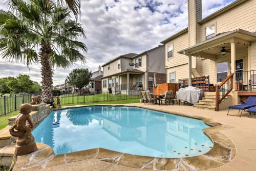 Schertz Family Home with Pool and Golf Course View - image 8