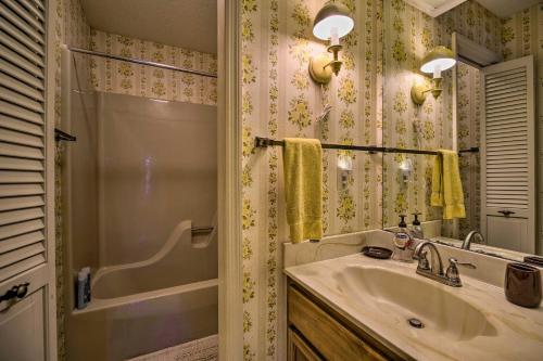 Lakefront Dayton Home with Great Views and Dock! - image 2