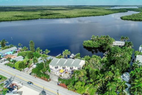 Waterfront Matlacha Condo with Patio and Pool Access! in Matlacha (FL)