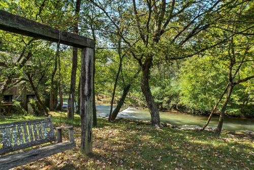 Creekfront Cabin Near Chattanooga with Hot Tub!