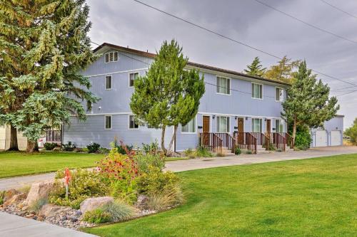 Updated Apt with Patio - Mins to Lake and Downtown - image 2