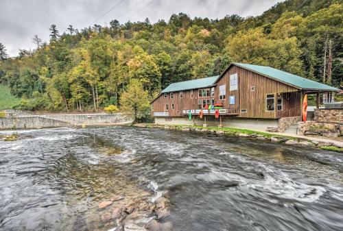 Pet-Friendly Rustic Bryson City Cabin with Fire Pit! - image 13