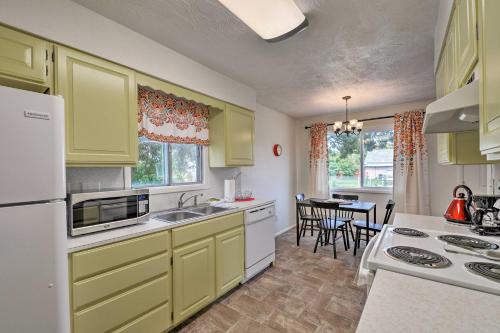 Updated Apt with Patio - Mins to Lake and Downtown - image 6
