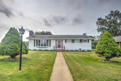 . Cozy Parker House with Deck and Spacious Yard!