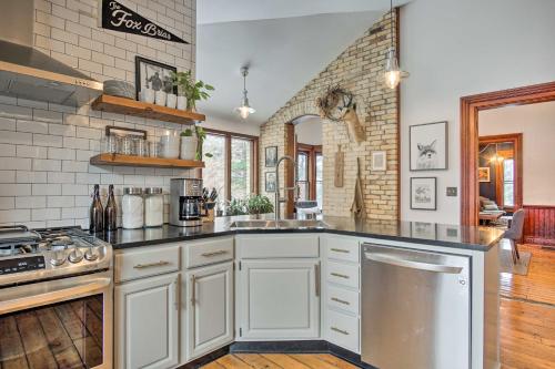 Historic Michigan Farmhouse with Grill and Fire Pit! in Byron Center, USA