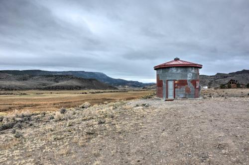 Unique Tin Cabin with Mtn Views in Antimony! - image 7
