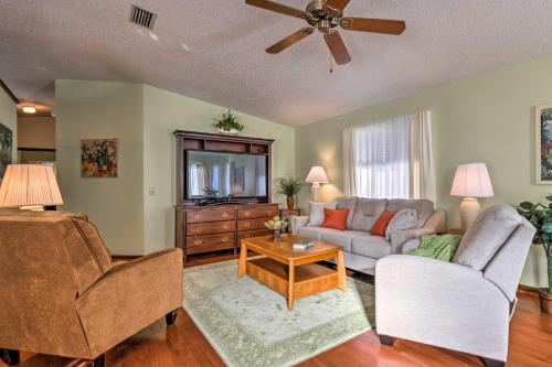 Lovely Lady Lake Home with Resort Amenities and Lanai! in Lady Lake, USA