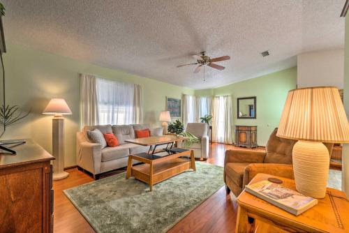 Lovely Lady Lake Home with Resort Amenities and Lanai! in Lady Lake, USA