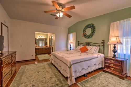 Camera, Lovely Updated Home with Community Amenities and Lanai! in Lady Lake