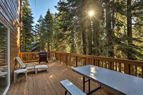 Rustic Tahoe Home With Hot Tub 12 Mi To Squaw Valley, Carnelian Bay